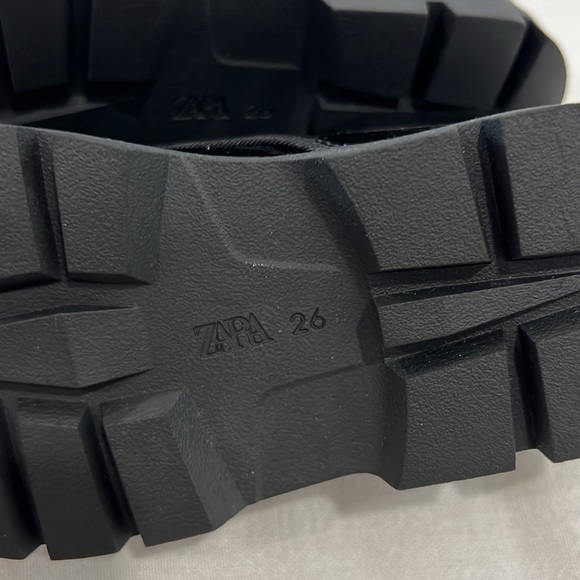 Zara girls bundle! Skirt size 3-4 yrs shoes are size 26 - Picture 6 of 11